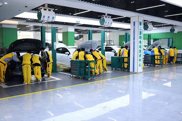 新能源汽車運(yùn)用與維修的行業(yè)前景